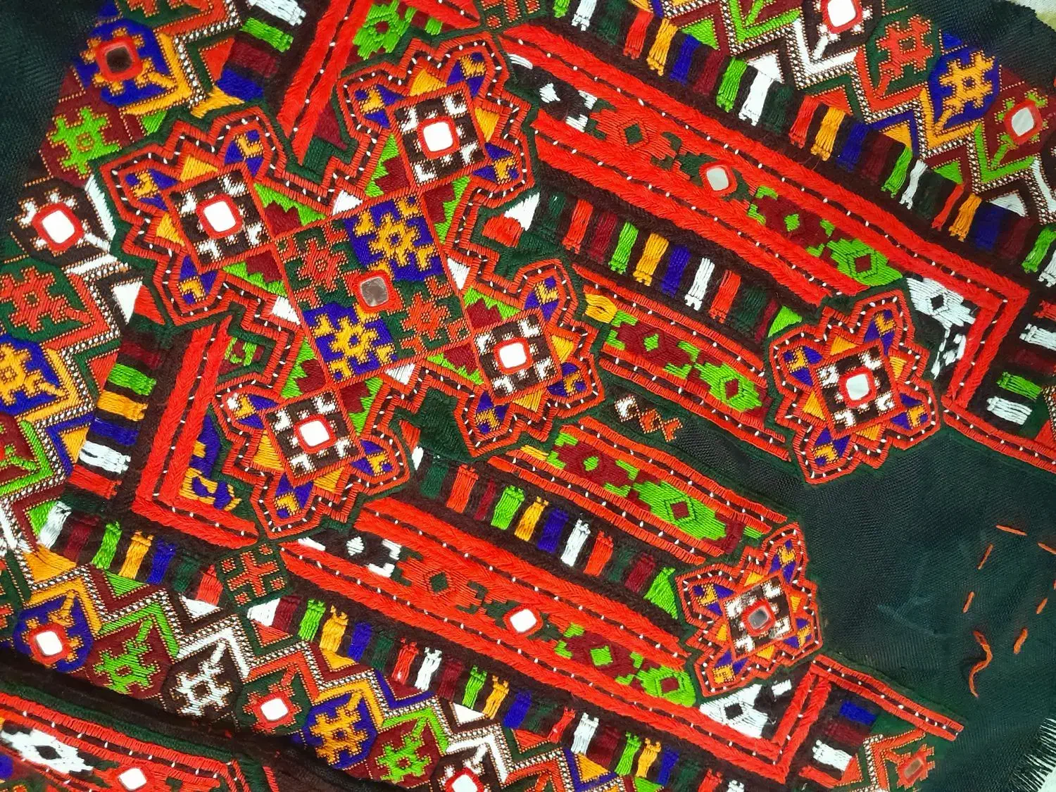 زیح تمام دست دوز|لباس|کهنوج, |دیوار