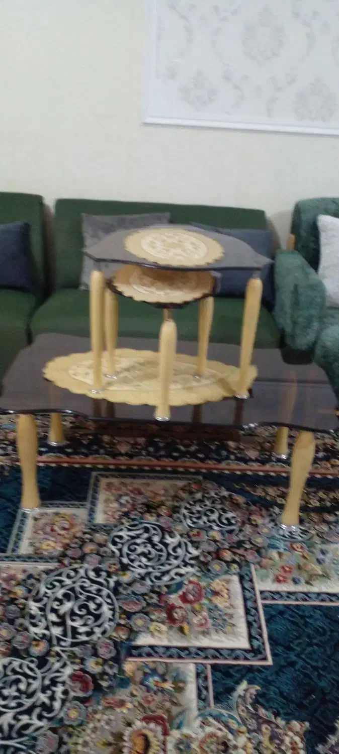 جلومبلی|مبلمان خانگی و میز عسلی|رشت, حمیدیان|دیوار