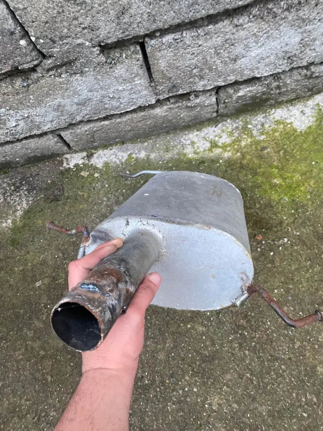 منبع اگزوز پرایدی . بلوچی دست ساز|قطعات یدکی و لوازم جانبی|رودسر, |دیوار