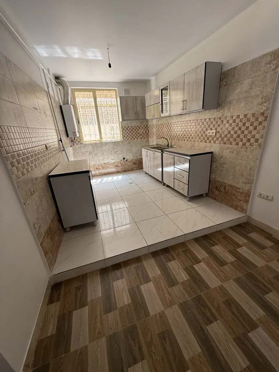 خونه ۹۰ متری حیاط دار غرق نور|فروش خانه و ویلا|همدان, |دیوار