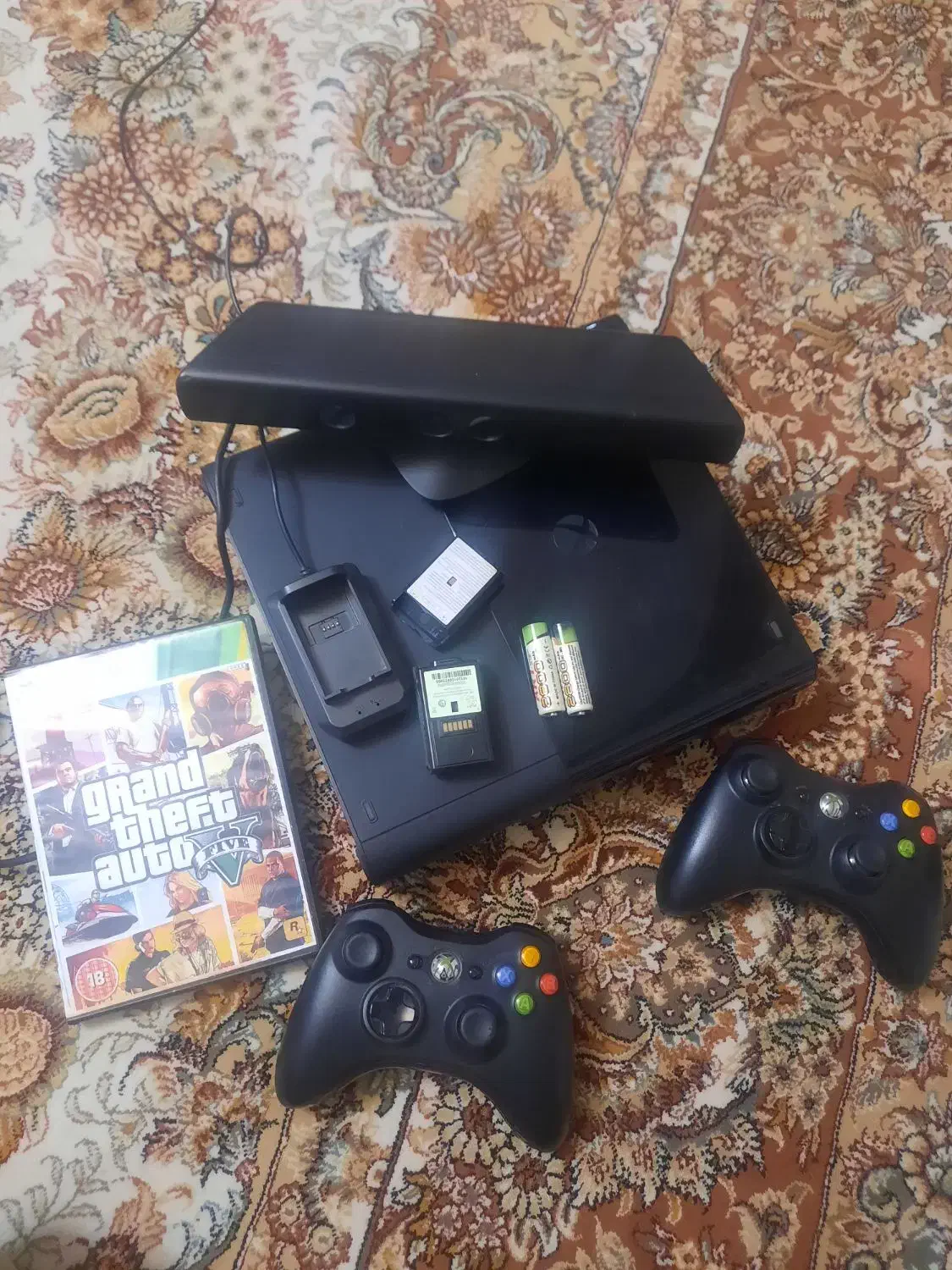 ایکس باکس ۳۶۰ با دو دسته و کینکت|کنسول، بازی ویدئویی و آنلاین|مشهد, هنرستان|دیوار