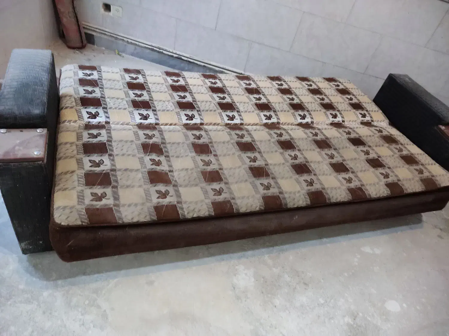 مبل تخت خواب شو|مبلمان خانگی و میز عسلی|هشتگرد, هشتگرد قدیم|دیوار