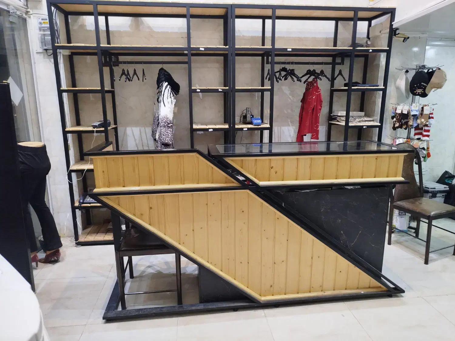 دکور پوشاک|فروشگاه و مغازه|کرمان, |دیوار