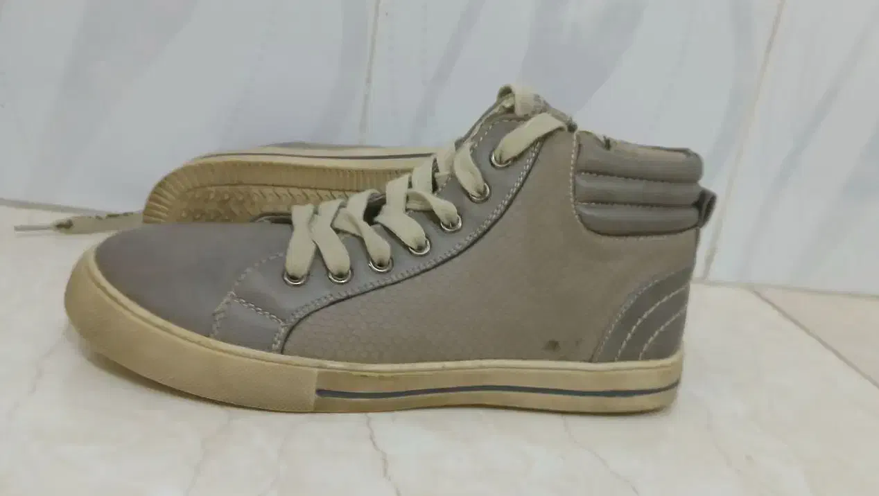 نیم پوت|کیف، کفش، کمربند|خرم‌آباد, |دیوار