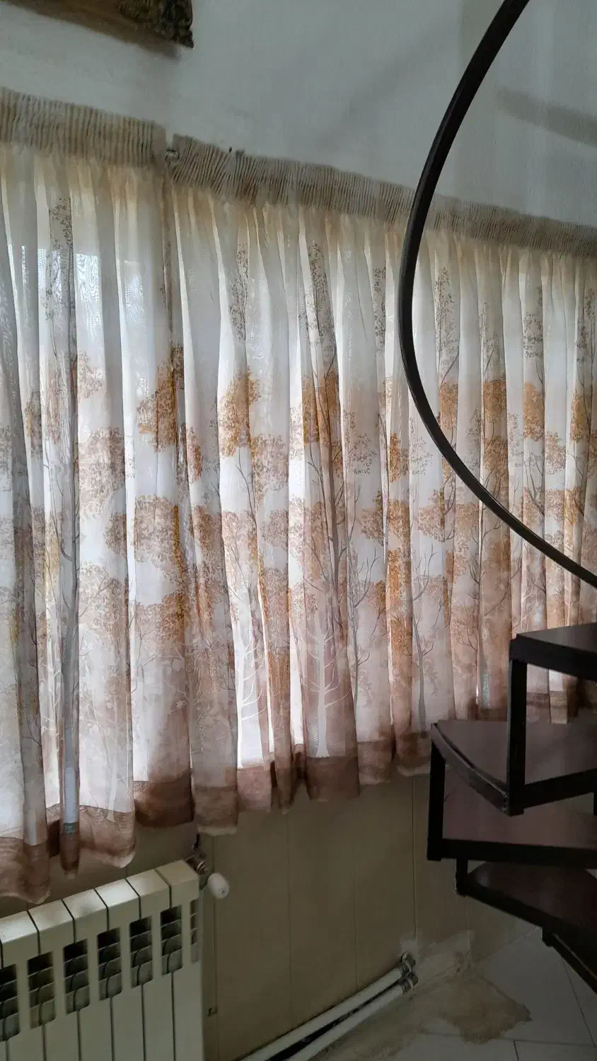 ۶عدد پرده حریرترک پایین حاشیه دار تمیزوسالم|پرده، رانر، رومیزی|چالوس, |دیوار