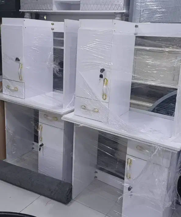 سوسنگرد.|میز تحریر و کامپیوتر|سوسنگرد, |دیوار