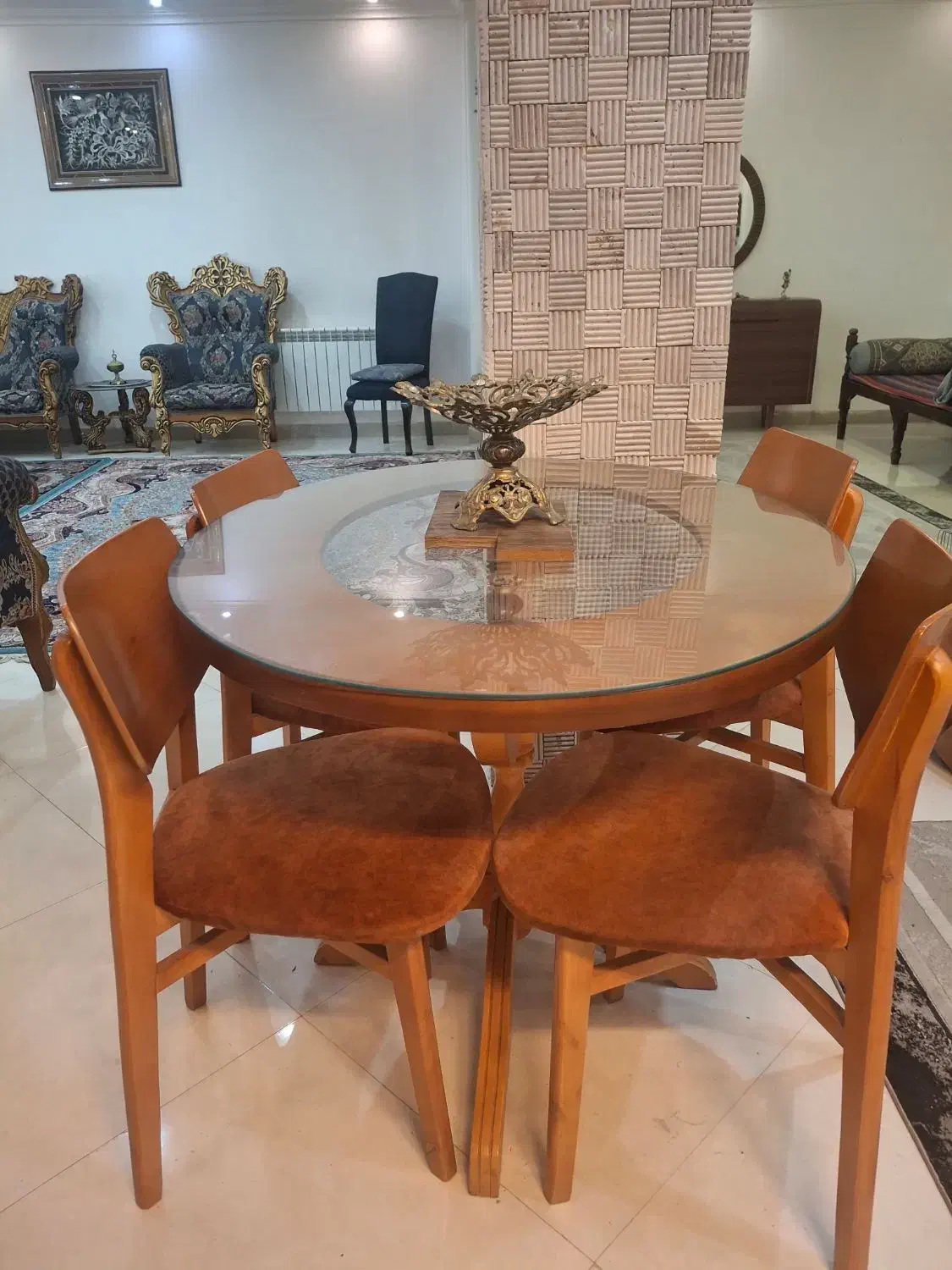 میز ناهار خوری چهار نفره چوب روس|میز و صندلی غذاخوری|باقرشهر, |دیوار