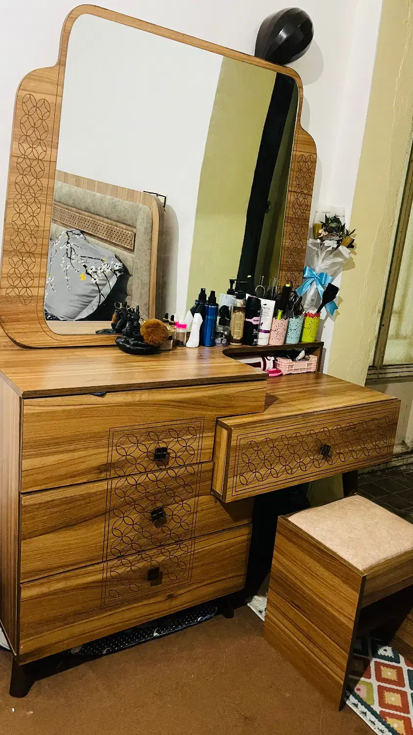 تخت و پاتختی ومیزارایش وصندلی|تخت و سرویس خواب|کلاله, |دیوار