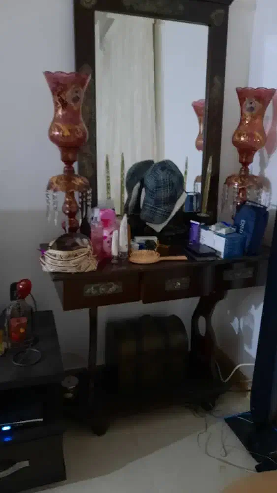 بوفه و میز آینه رایگان|بوفه، ویترین، کنسول|رشت, کوی طالقانی|دیوار