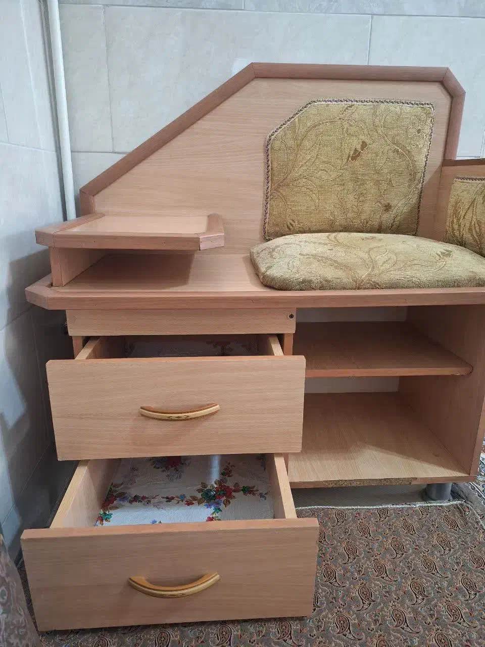 میز تلفن سالم و جادار|میز تلفن|یزد, |دیوار