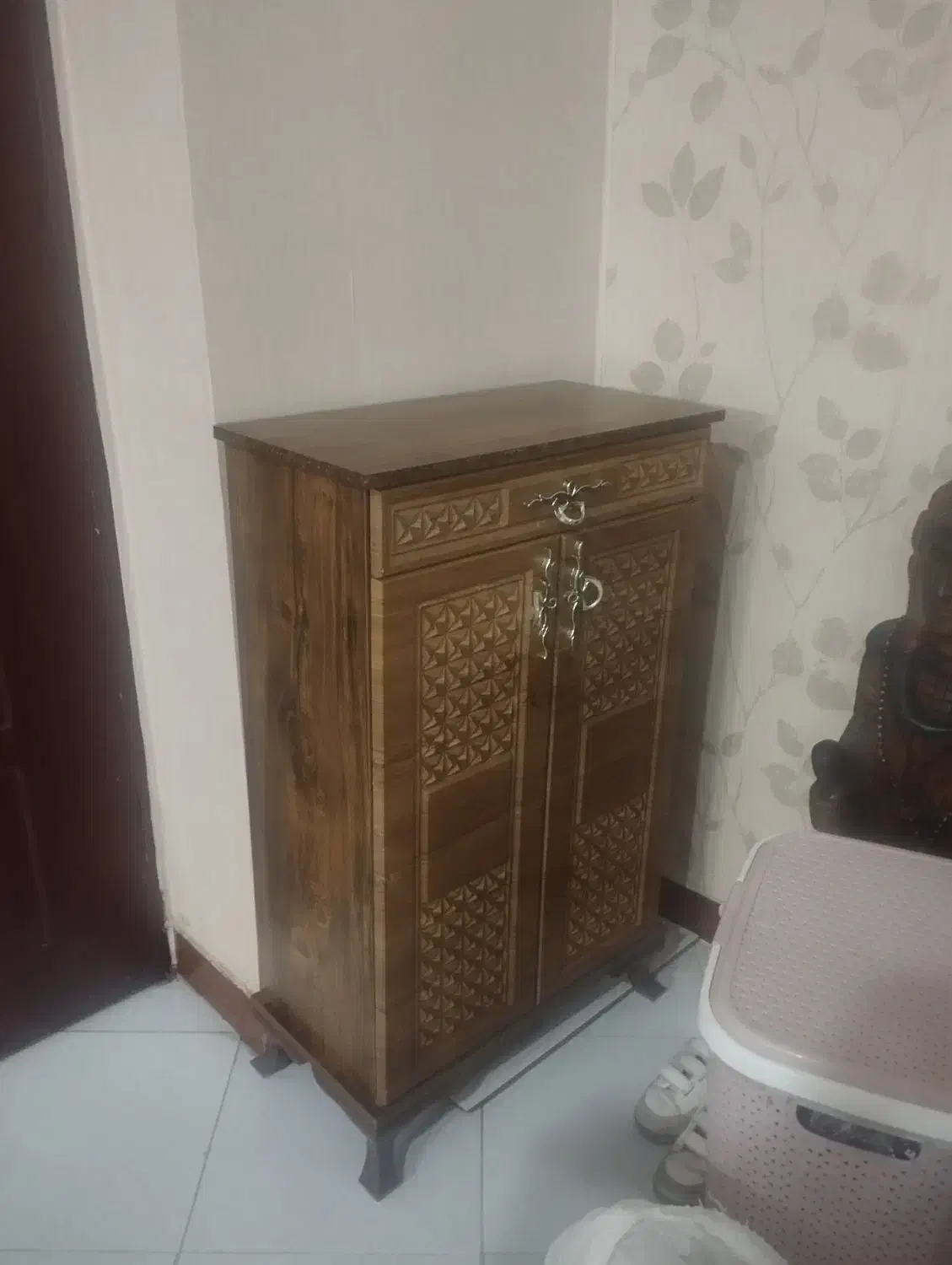 جاکفشی|جاکفشی، کمد، دراور|فردیس, نگارستان|دیوار