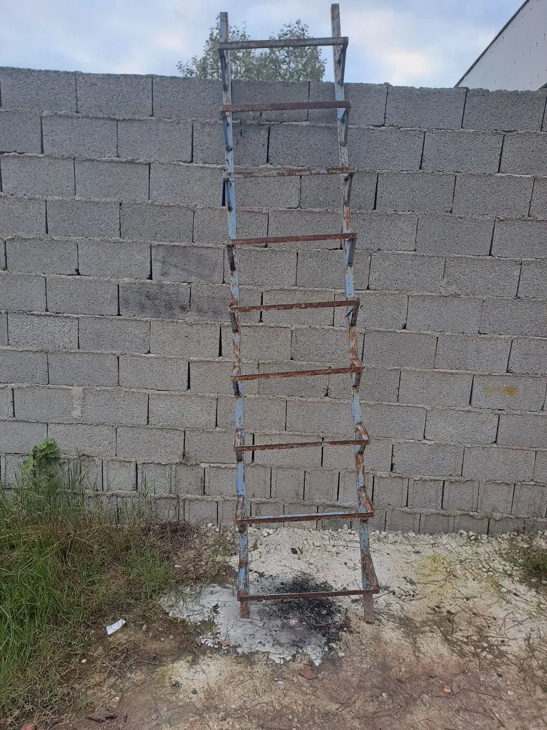 پله اهنی|مصالح و تجهیزات ساختمان|رشت, بالاکویه|دیوار