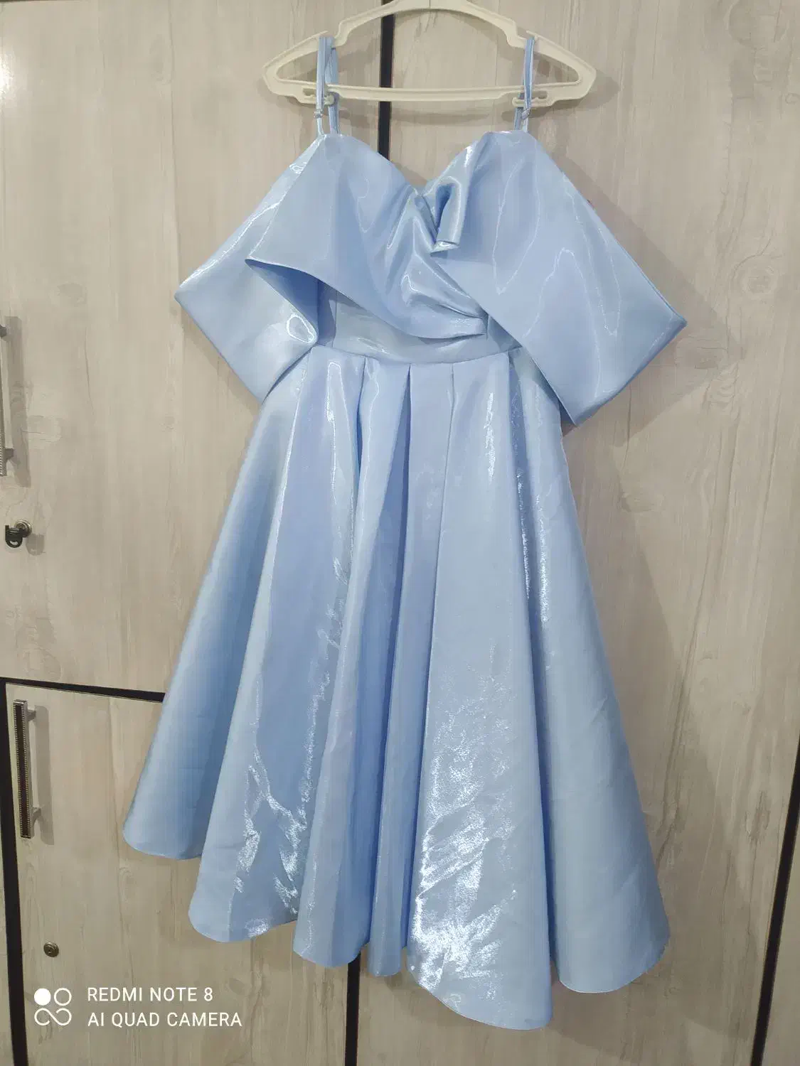 لباس مجلسی|لباس|کارون, |دیوار