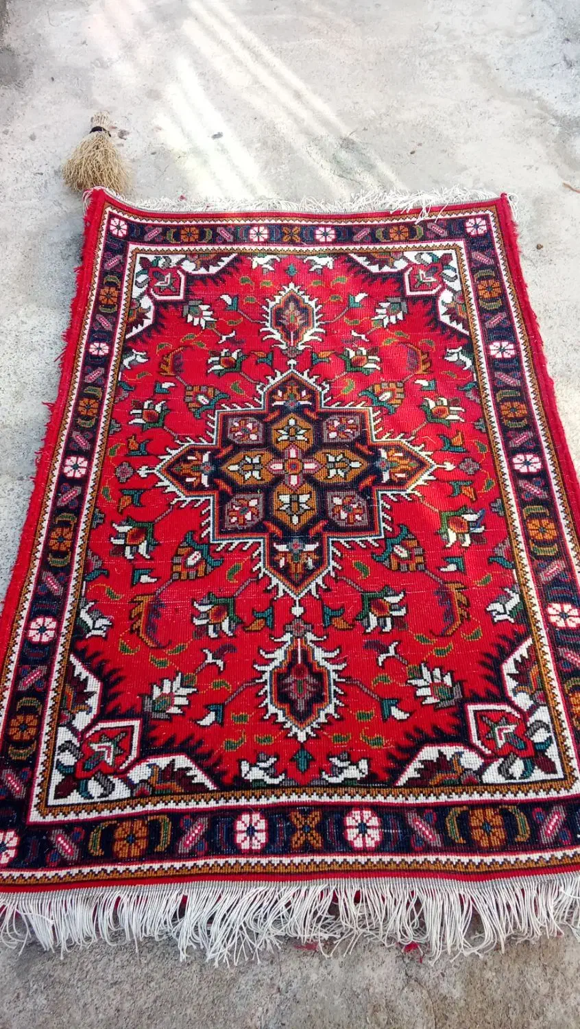 یک عدد زرنیم دستباف تازه از داربازشده|فرش|قلعه چای, |دیوار