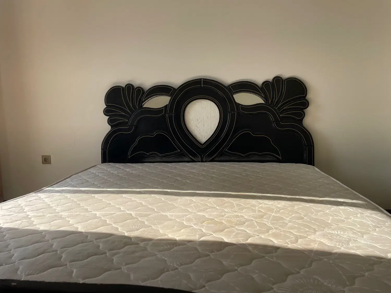 سرویس تخت خواب و میز ارایش و پاتختی و تشک|تخت و سرویس خواب|تهران, گلاب دره|دیوار