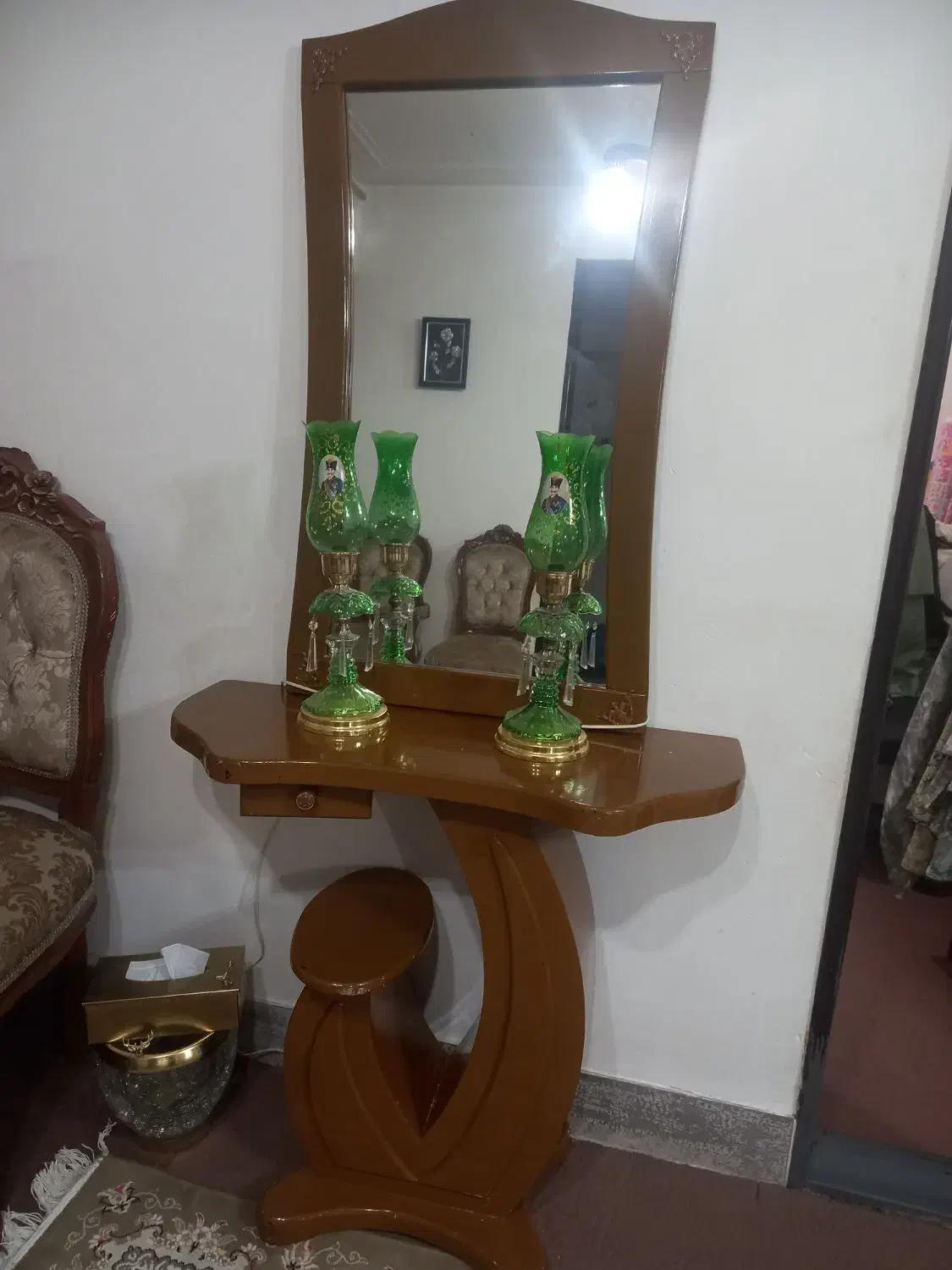 آینه و کنسول با شمعدان و جدا|بوفه، ویترین، کنسول|اقبالیه, |دیوار