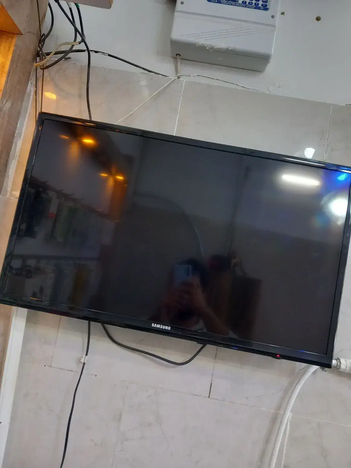 تلوزیون دیجیتال سر خود 32 اینچ|تلویزیون و پروژکتور|اراک, |دیوار