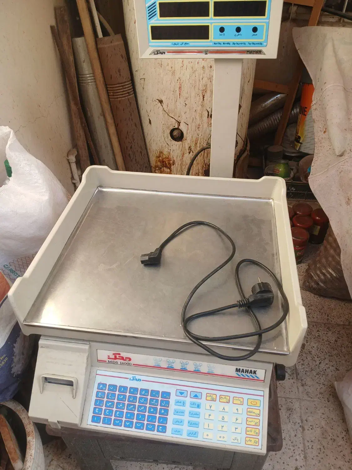 ترازو ۷۰ کیلو محک باسکول ۵۰۰ کیلو|فروشگاه و مغازه|مشهد, کوی المهدی|دیوار