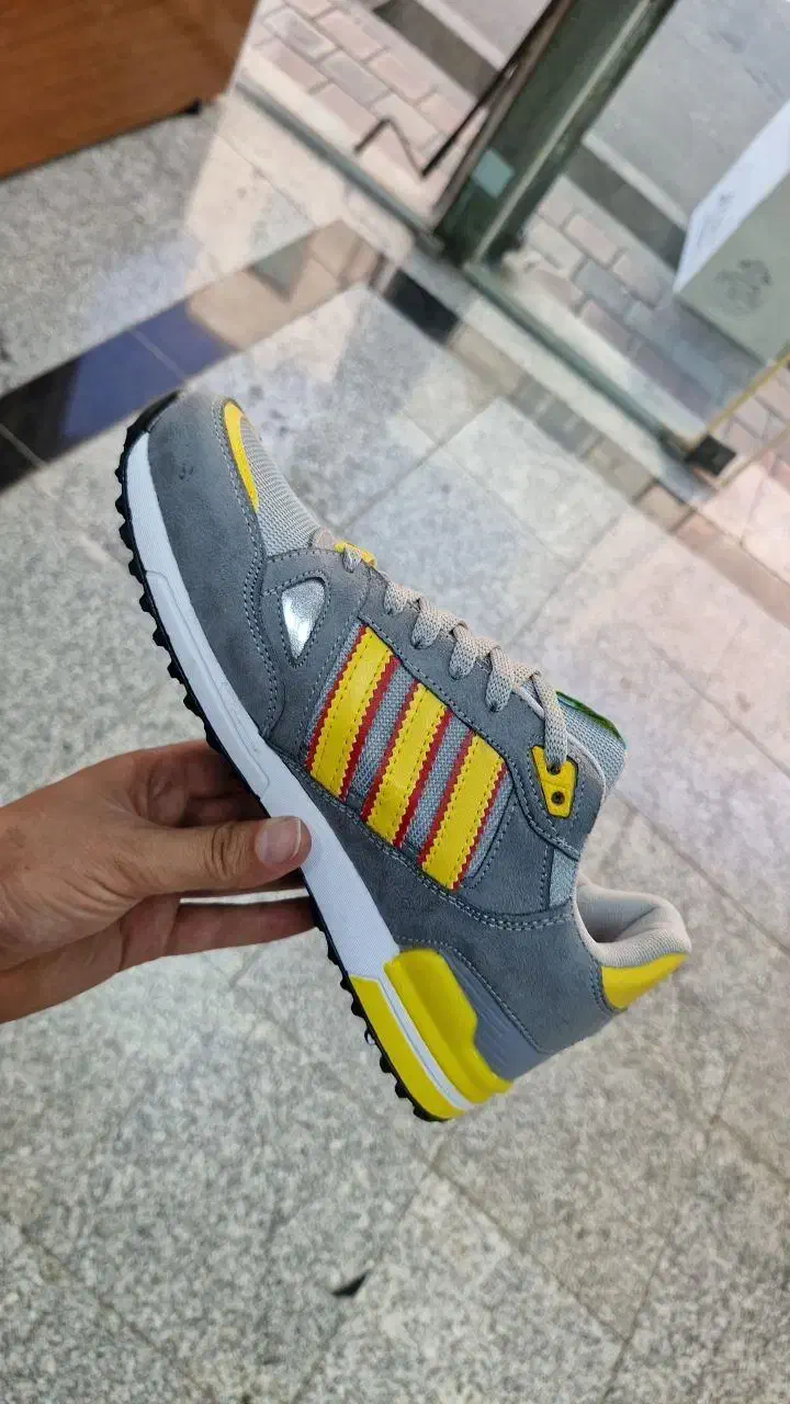 کفشzx750آدیداس سایز41،42،43موجوده|کیف، کفش، کمربند|فسا, |دیوار