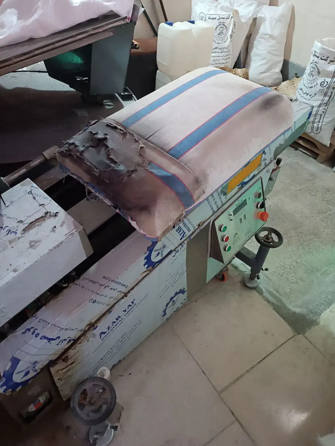 سلام دستگاه نانوایی ده ماه کار|ماشینآلات صنعتی|گوآور, |دیوار