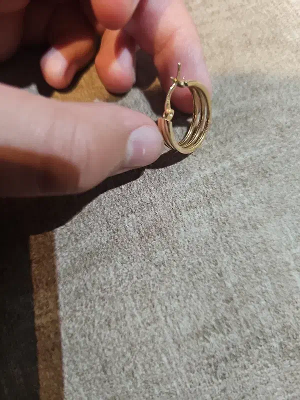 گمشده|اشیا|تاکستان, |دیوار