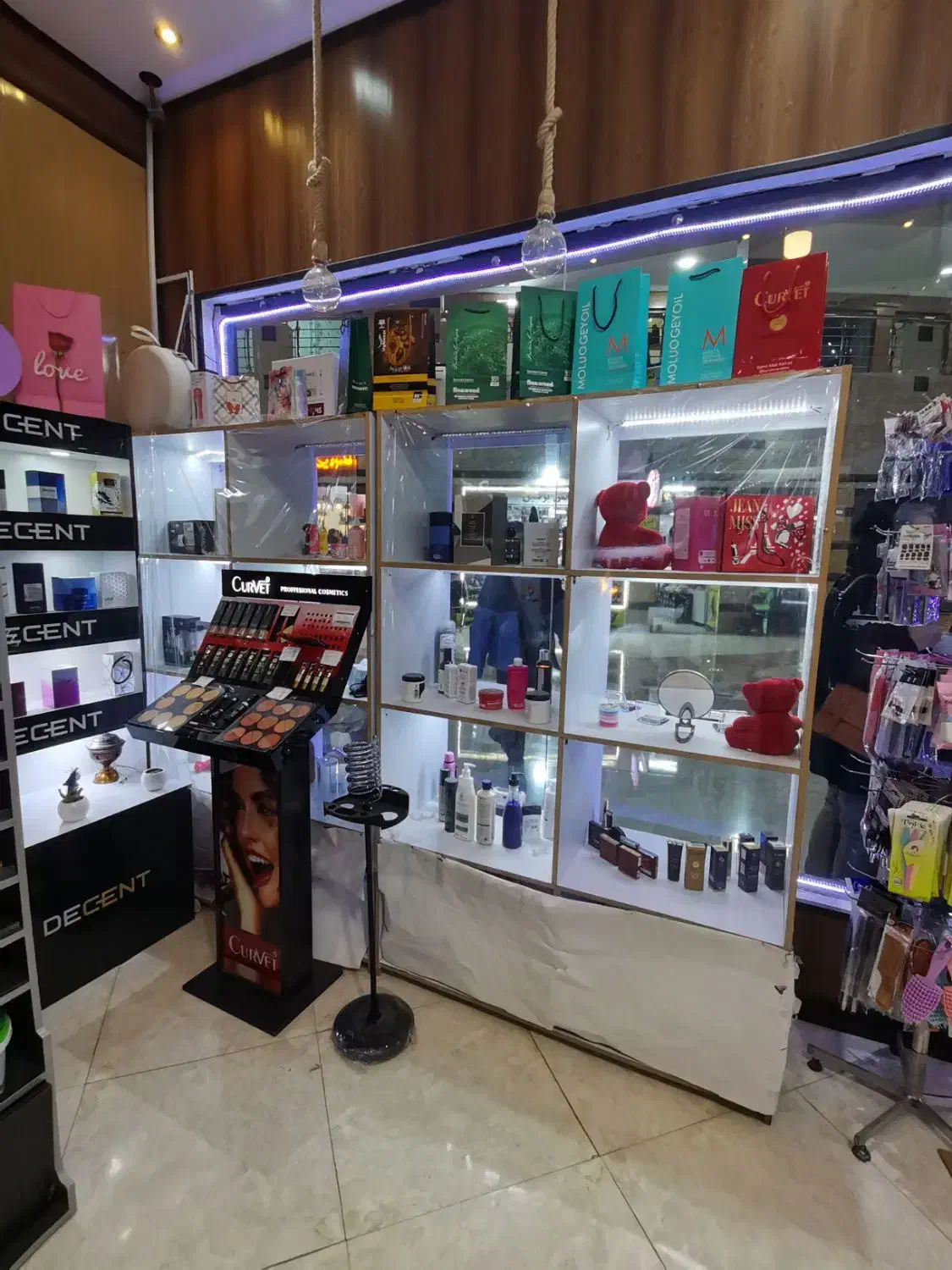 ویترین مغازه|فروشگاه و مغازه|برخوار, |دیوار