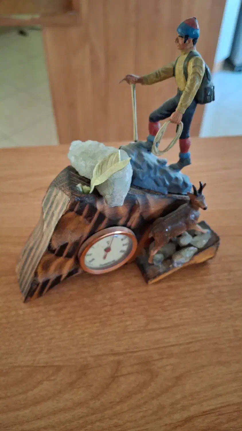 مجسمه کوهنورد و دماسنج|مجسمه، تندیس، ماکت|فردیس, شهرک ناز|دیوار