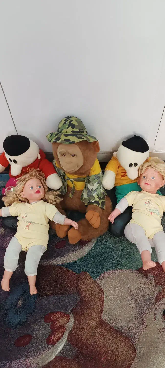 تعدادی عروسک|اسباببازی بچه|اهواز, شهرک حفاری|دیوار