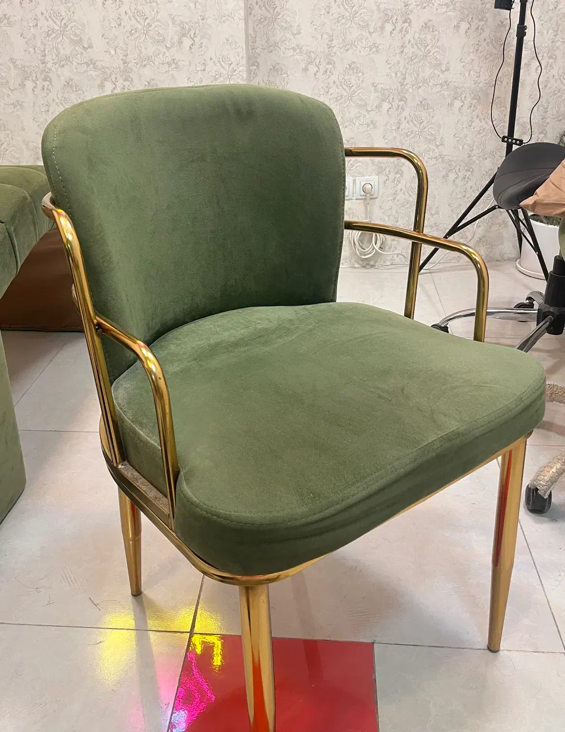 میز و صندلی|آرایشگاه و سالنهای زیبایی|بندر ماهشهر, |دیوار