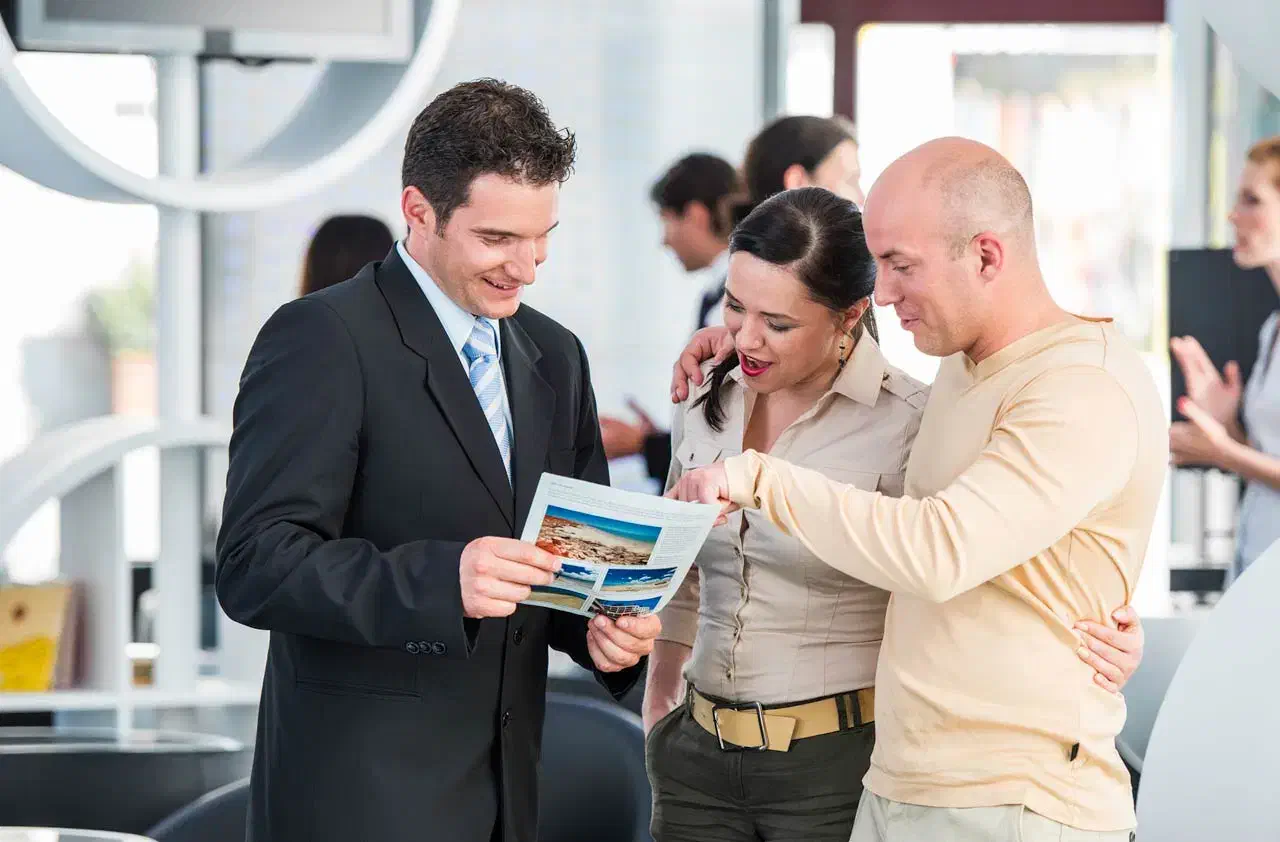 استخدام ۵ عنوان شغلی در آژانس مسافرتی|استخدام اداری و مدیریت|تهران, تهرانپارس غربی|دیوار