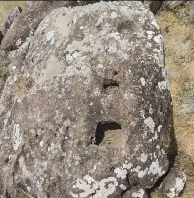 کارشناس و استاد بزرگ باستان|فعالیت داوطلبانه تحقیقاتی|ری, علایین|دیوار