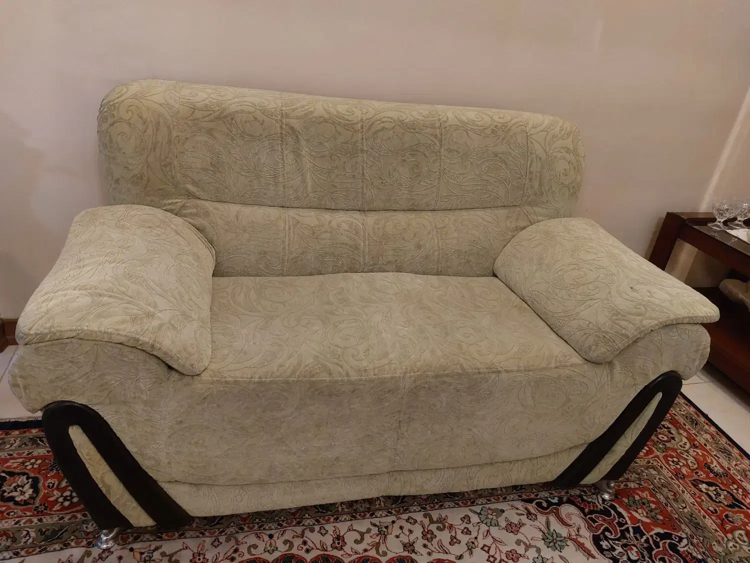 مبل هفت نفره به همراه میز وعسلی|مبلمان خانگی و میز عسلی|قائم‌شهر, |دیوار