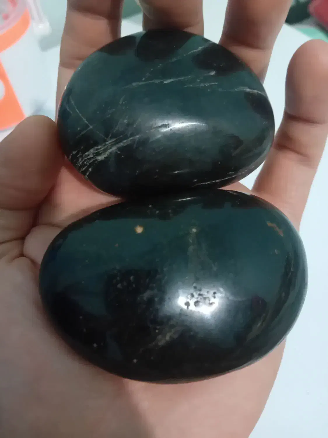 سنگ سیاه|کلکسیون اشیاء عتیقه|رشت, بازار|دیوار