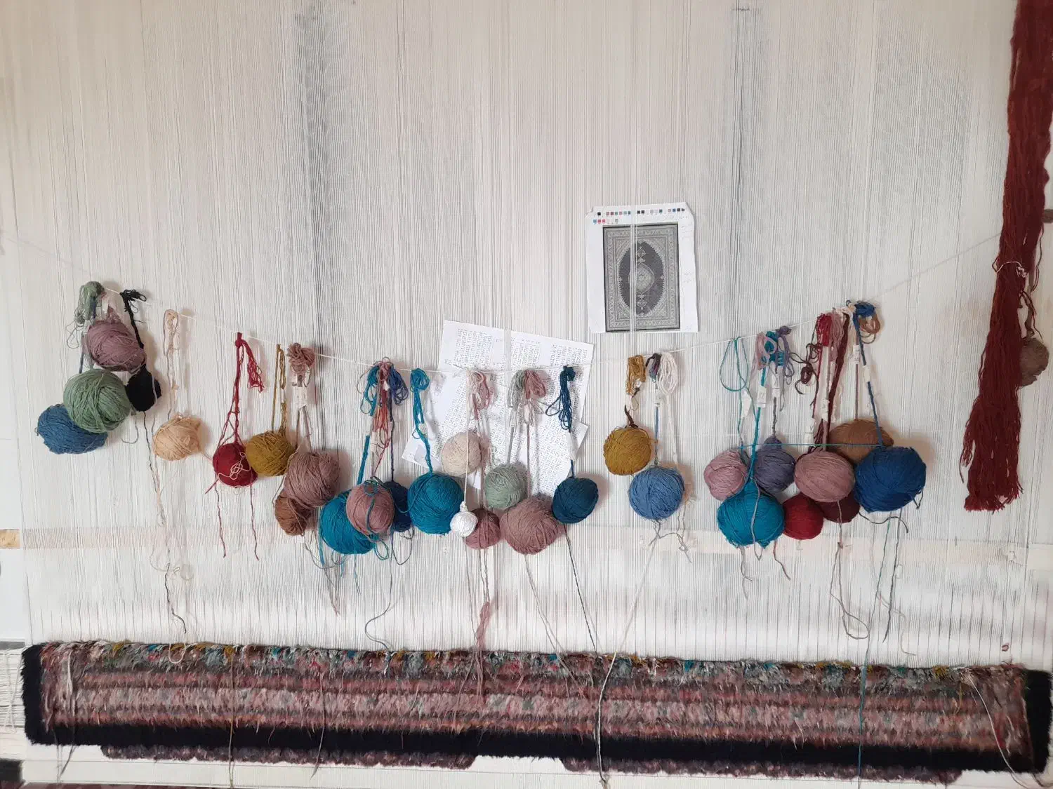 فرش دستباف نیمه کاره|فرش|هیر, |دیوار