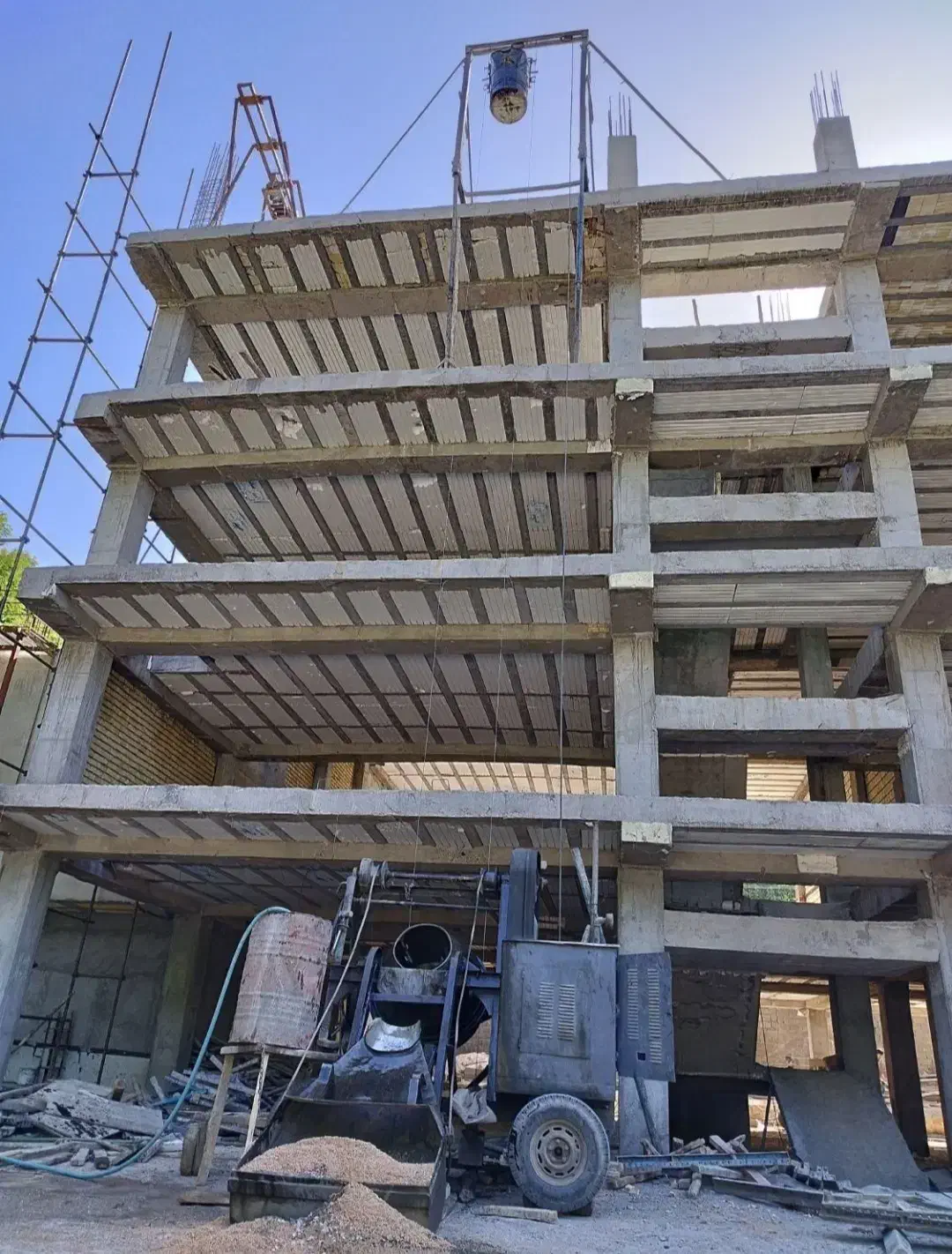 بتن ریزی با خلاطه و اجاره ابزارآلات فلزی|خدمات پیشه و مهارت|بوشهر, |دیوار