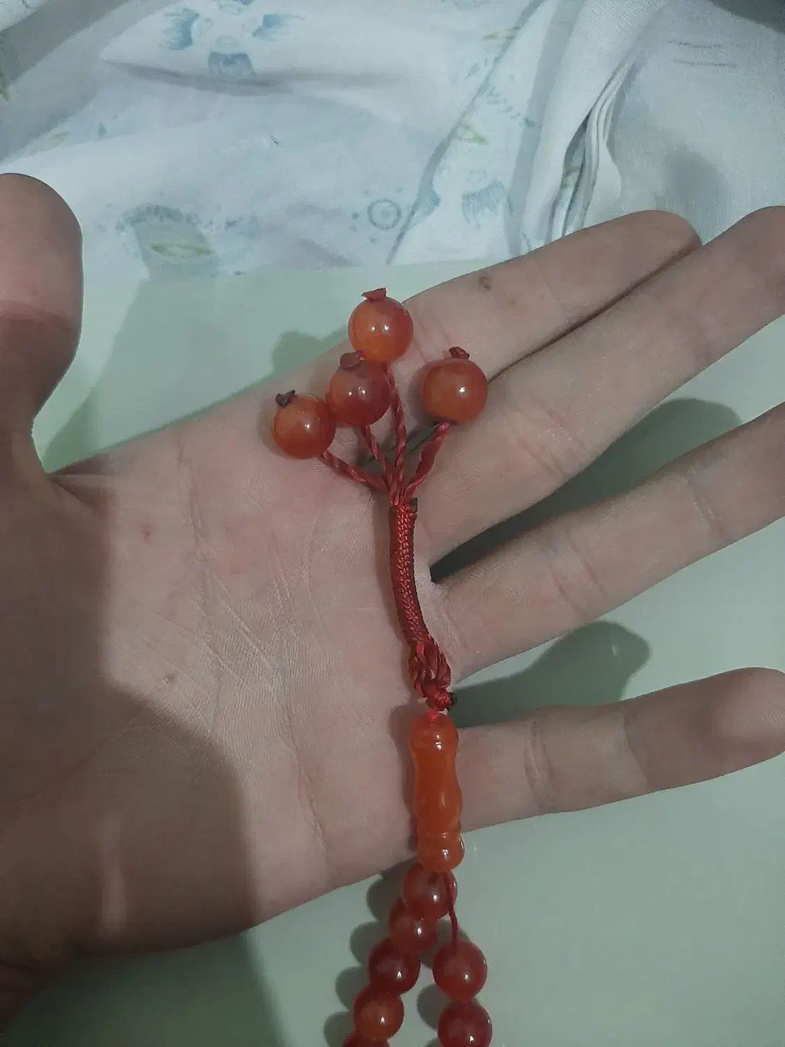 تسبیح عقیق|کلکسیون اشیاء عتیقه|فولادشهر, زاینده رود|دیوار