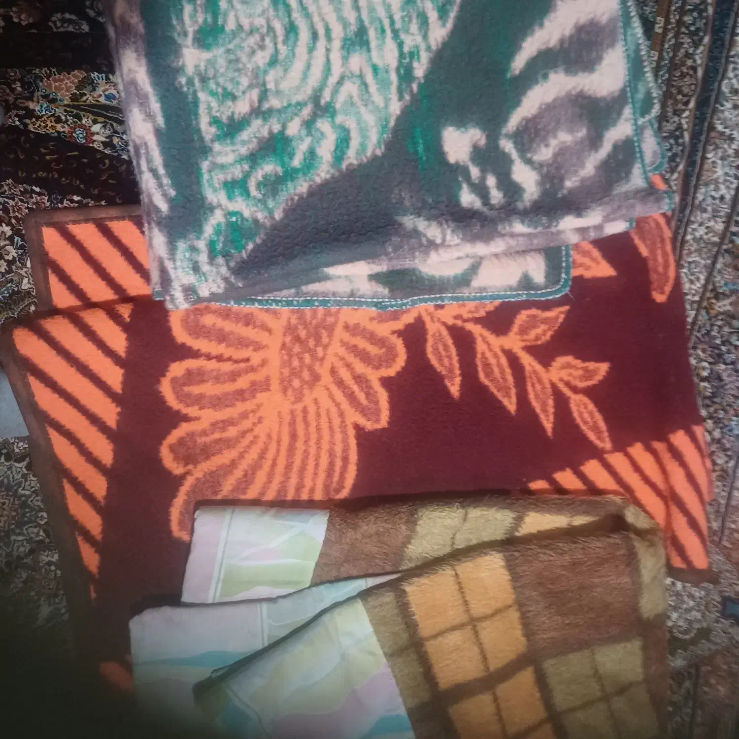 پتو یک نفره معمولی|رختخواب، بالش، پتو|اراک, |دیوار