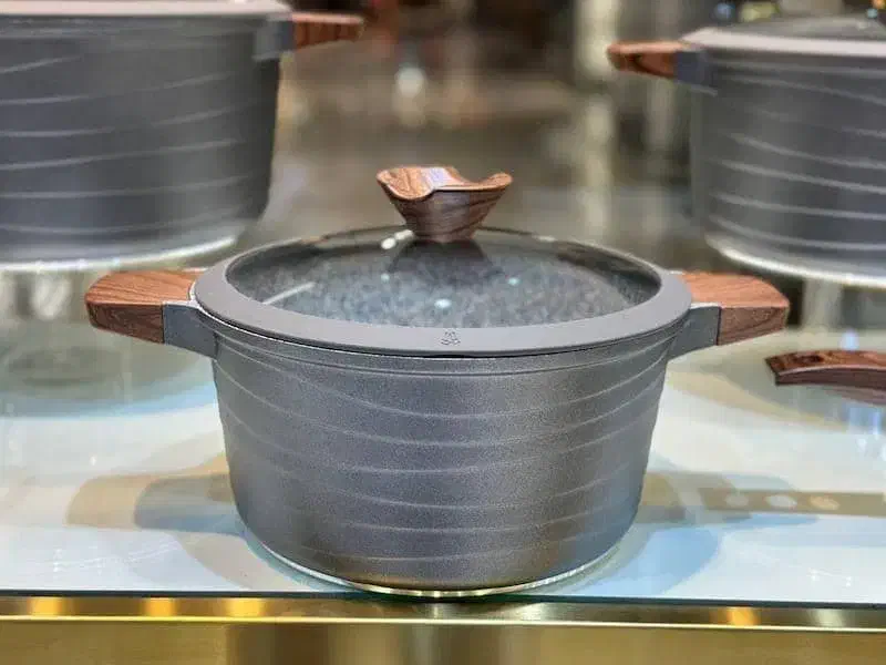 قابلمه گرانیتی|ظروف پخت‌وپز|مهریز, |دیوار