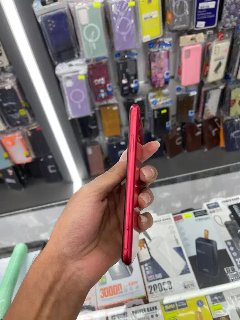 ایفون ۱۱ قرمز|موبایل|لنجان, |دیوار