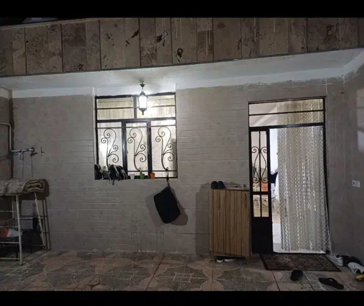 درب دولنگه و پنجره آهنی کارکرده تمیز|مصالح و تجهیزات ساختمان|تهران, کوی بیمه|دیوار