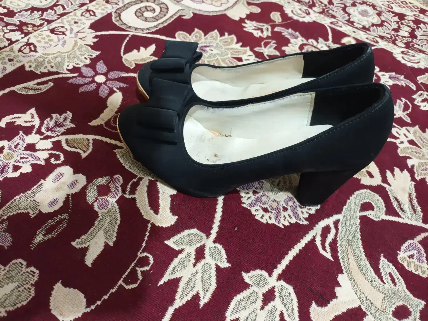 کفش مجلسی‌.نیم‌پوت‌|کیف، کفش، کمربند|بجنورد, |دیوار