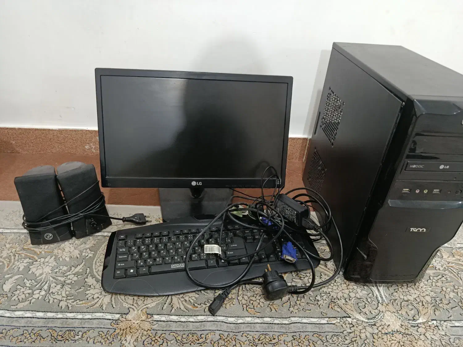 کامپیوتر|رایانه رومیزی|ایلخچی, |دیوار