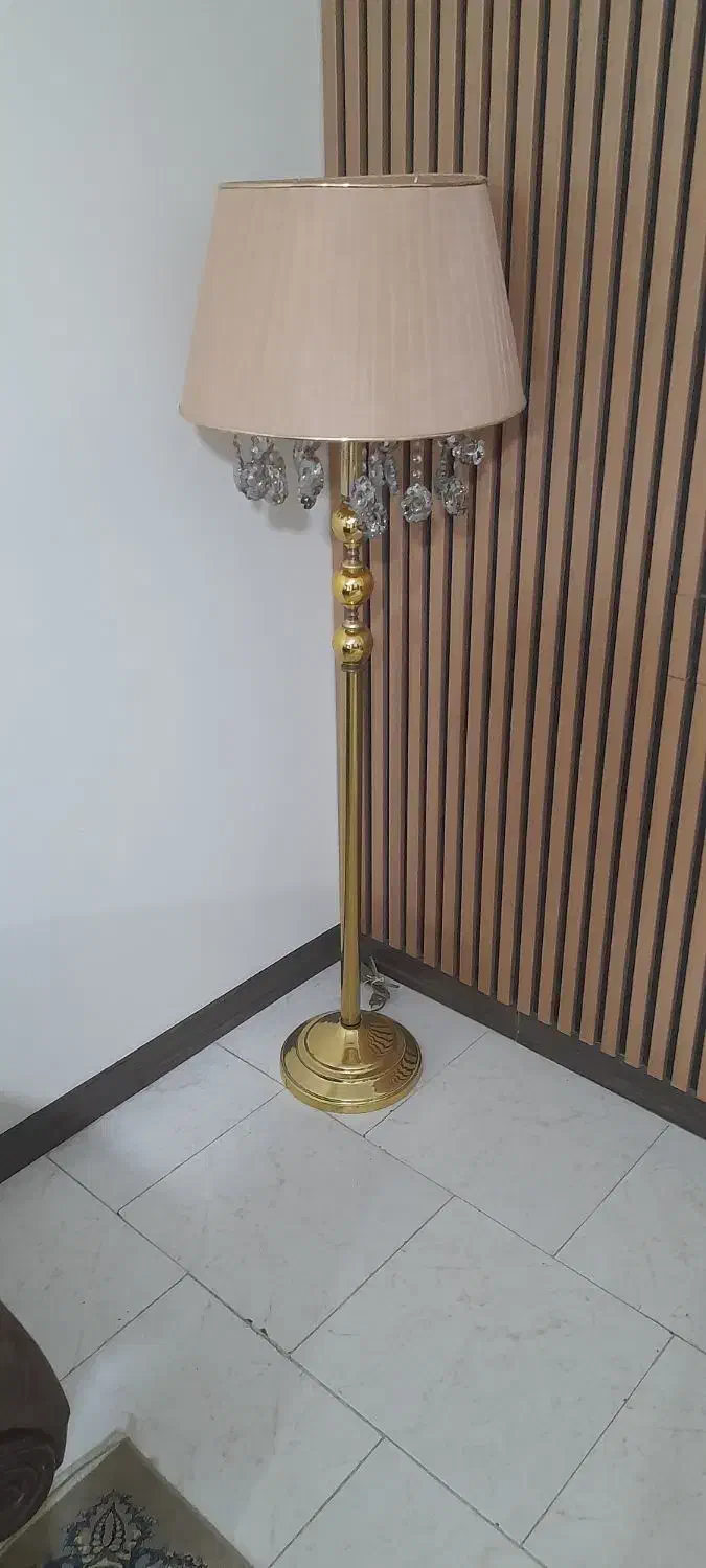 آباژور|چراغ خواب و آباژور|قدس, شهر‌قدس|دیوار