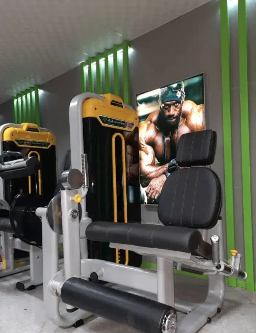 باشگاه بدنسازان|تجهیزات ورزشی|لاهیجان, انقلاب|دیوار