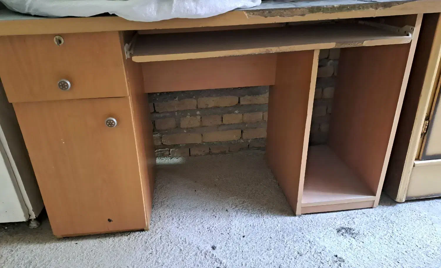 میزتحریر|میز تحریر و کامپیوتر|اهر, |دیوار