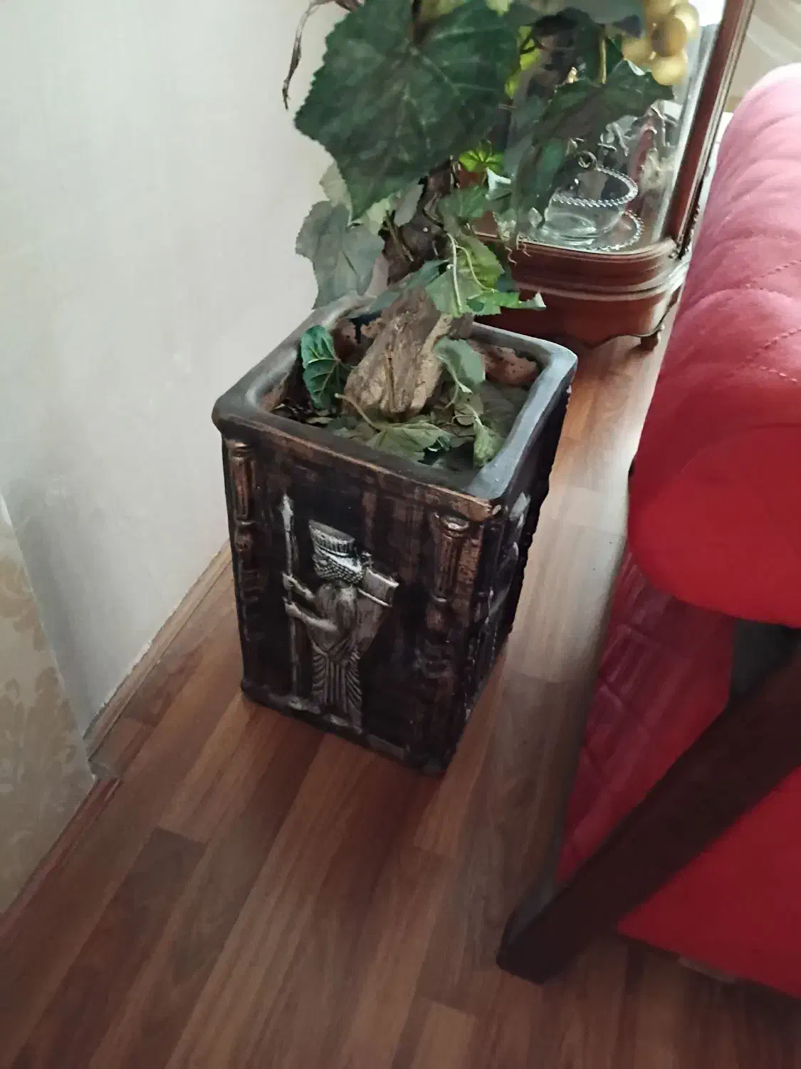 گلدان درخت انگور خارجی بزرگ|گل مصنوعی|قزوین, |دیوار