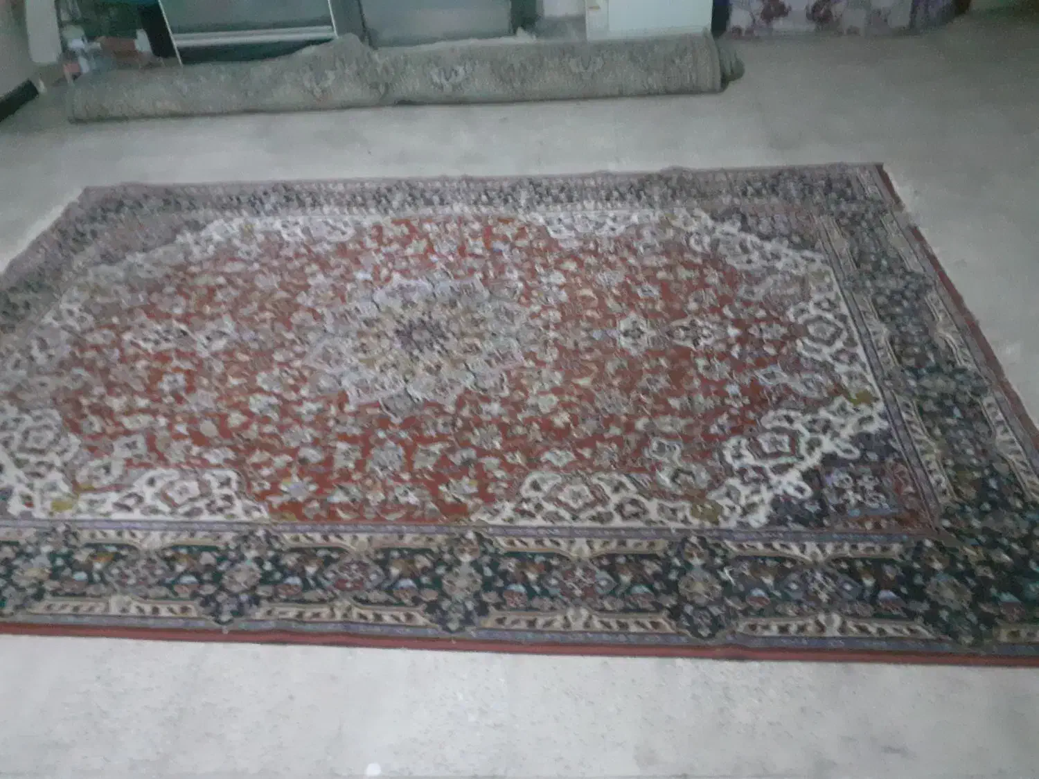 فرش ۶متری بدون پارگی و سالم سالم|فرش|رشت, معلولین|دیوار