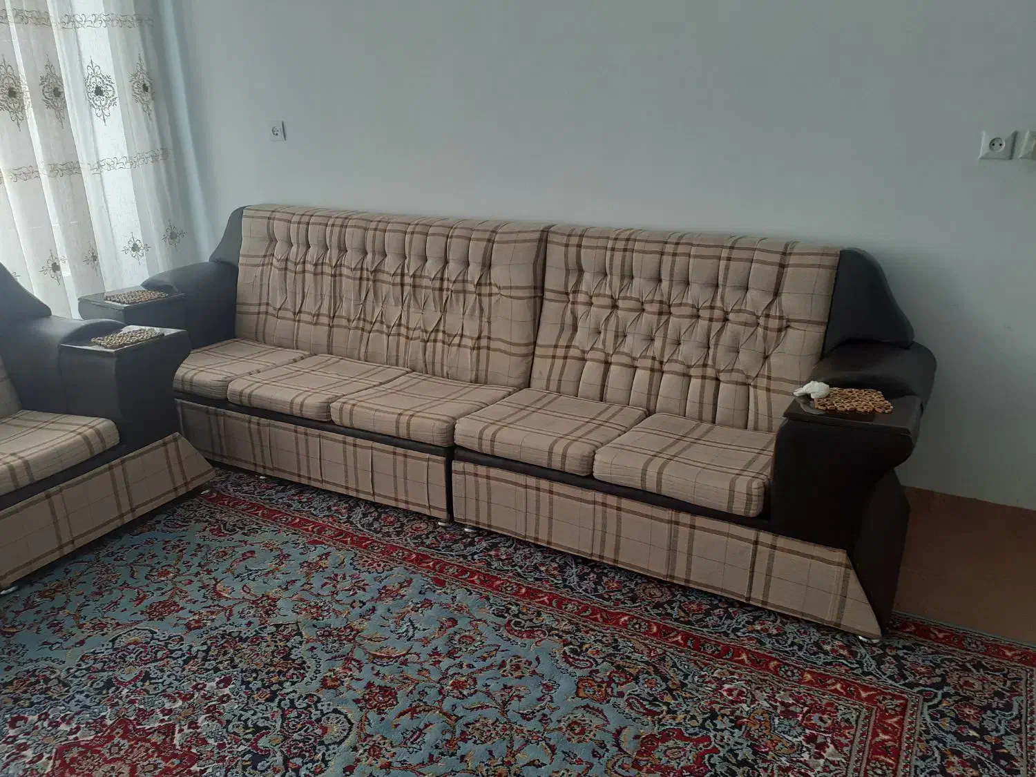 سلام مبل ۷نفر راحتی دست دو ولی زیاداستفاده نشدن|مبلمان خانگی و میز عسلی|ایلام, |دیوار