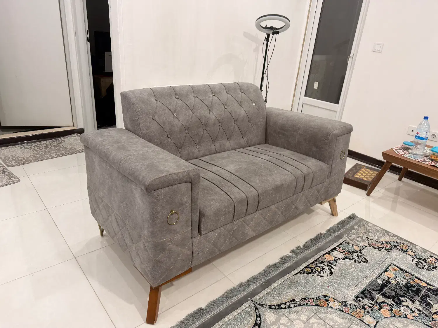 مبل مدل چستر درحد نو با کفی سالم و میز وسط|مبلمان خانگی و میز عسلی|قدس, شهرک دانش|دیوار