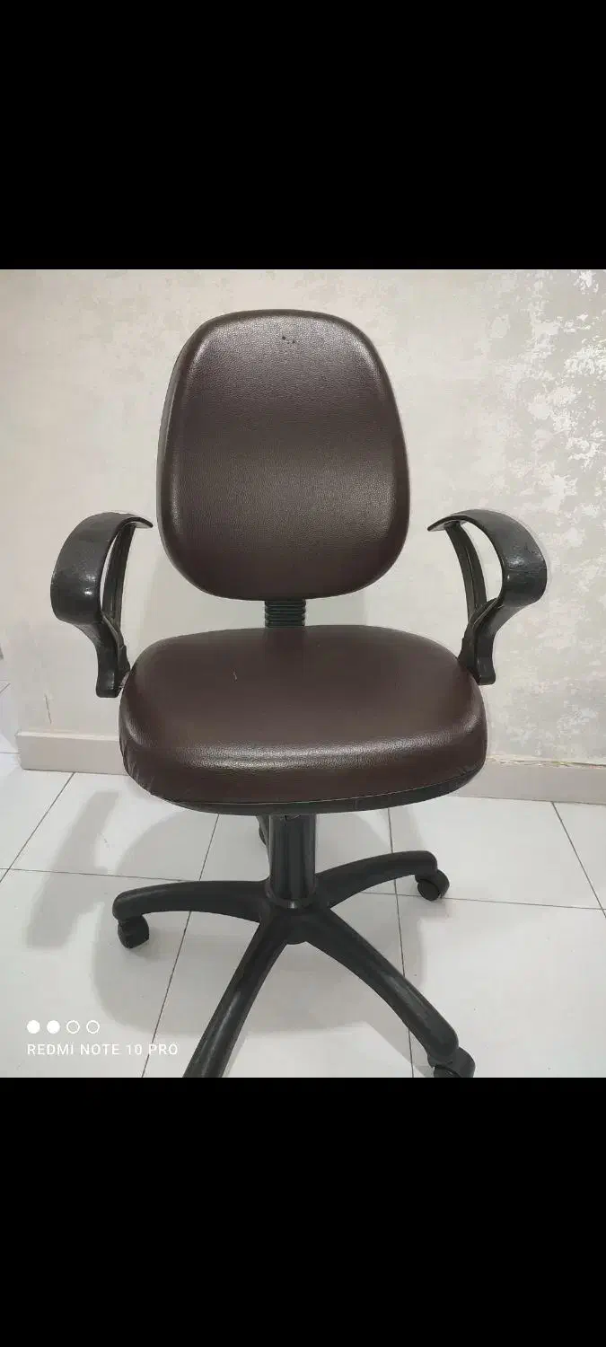 میز وصندلی|میز تحریر و کامپیوتر|رشت, دروازه لاکان|دیوار